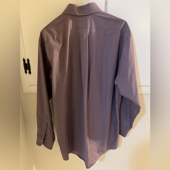Van Heusen men’s poplin button down dress shirt purple/mauve - Picture 4 of 4